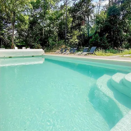 2 Bedroom Stunning In *