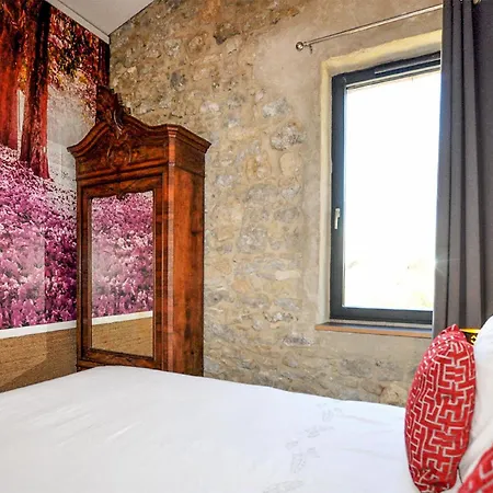 2 Bedroom Stunning In